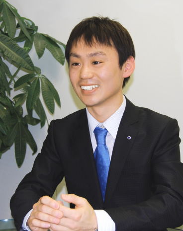 先輩インタビュー「野村さん(25歳)の場合」